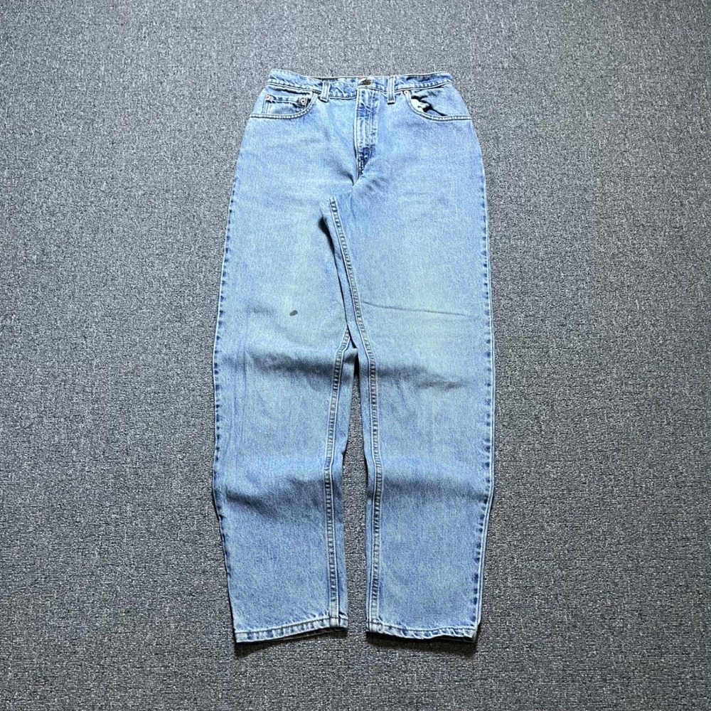 Vintage Levi's 551 Relaxed Fit Tapered Leg Jeans 10 MED Light Wash Denim 90s USA